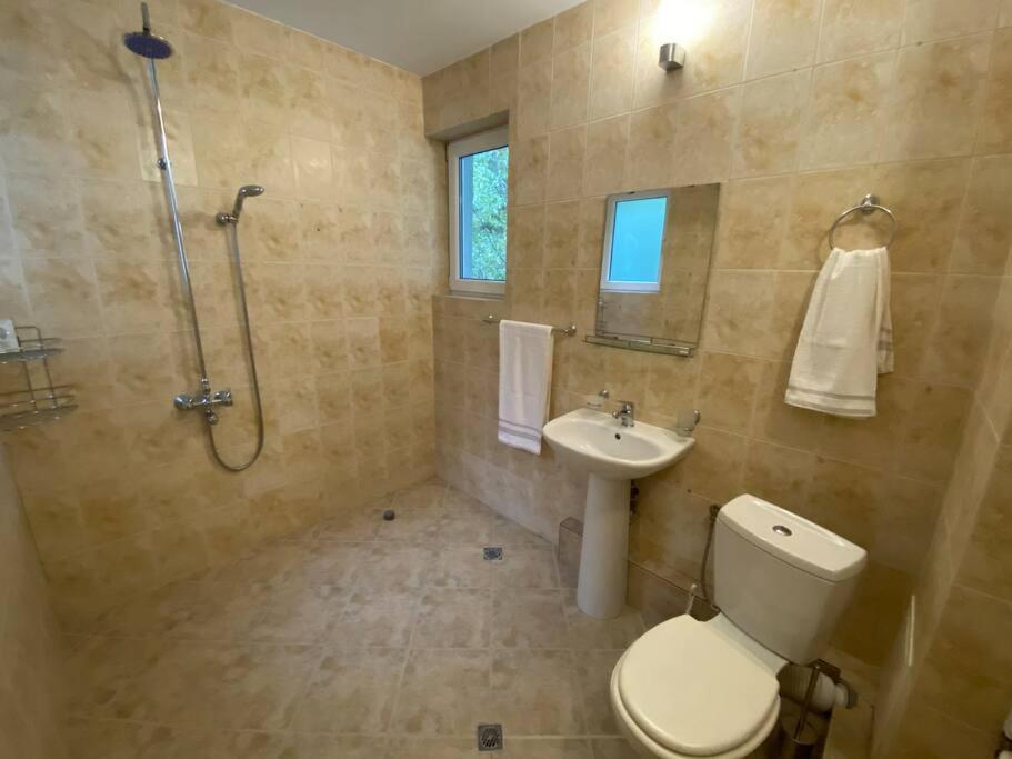 Apartment Happy Place Akatcia เวลีคอเทอร์โนโว ภายนอก รูปภาพ